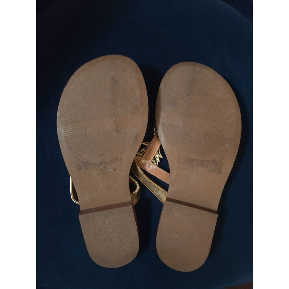 Lilly Pulitzer - Gold Pineapple Flip Flop Sandals - Size 6 - Picture 5 of 5